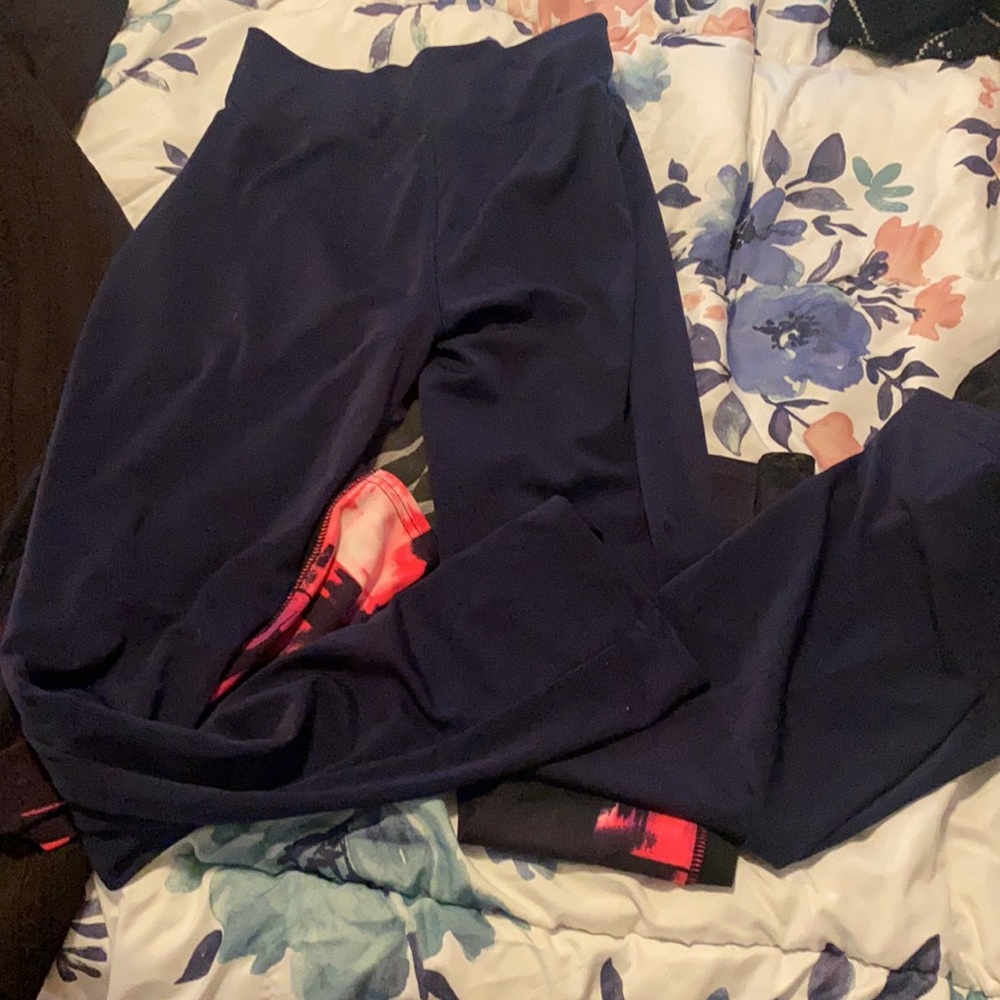Bottoms bundle - Picture 8 of 10